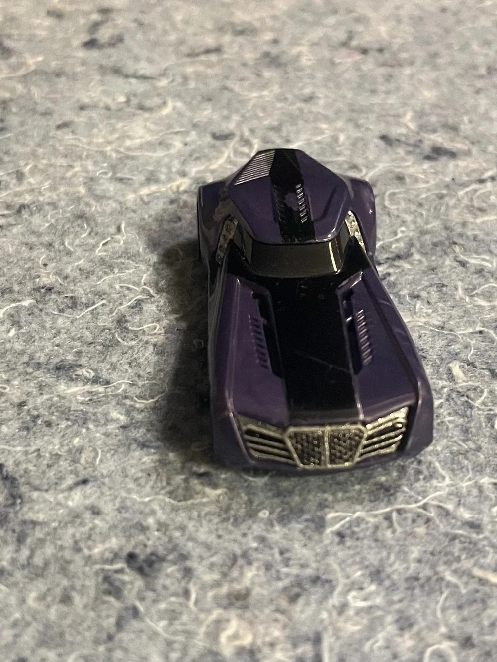 Hot Wheels Battle Force 5 Reverb Vehicle and Mattel Super Gnat Metallic Purple)